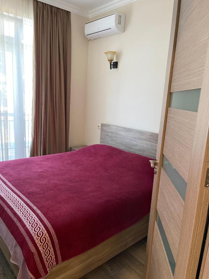 Apartments Kristo Batumi Bagian luar foto