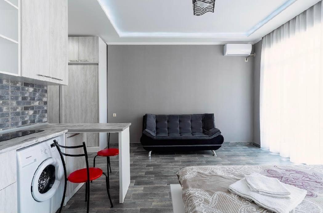 Apartments Kristo Batumi Bagian luar foto