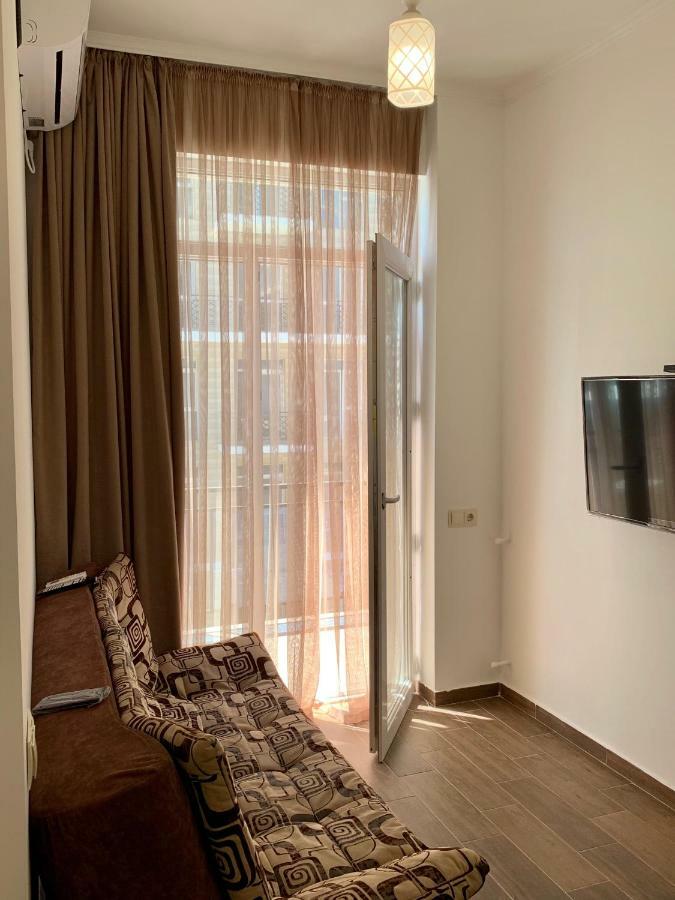 Apartments Kristo Batumi Bagian luar foto